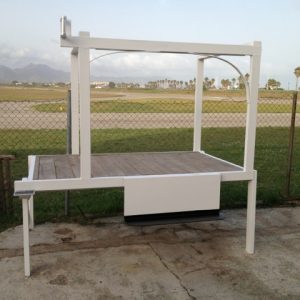 La maqueta del avión en el Centro de paracaidismo SkyTime Castellon (Valencia)