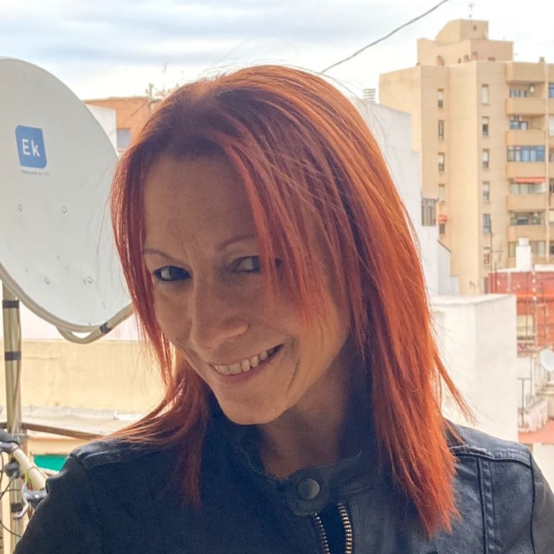 Arantxa, empleada de oficina en Skytime Paracaidismo Castellón