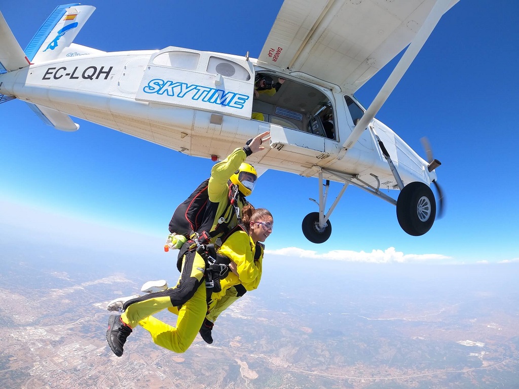 Saltando desde el avion con un instructor en Valencia